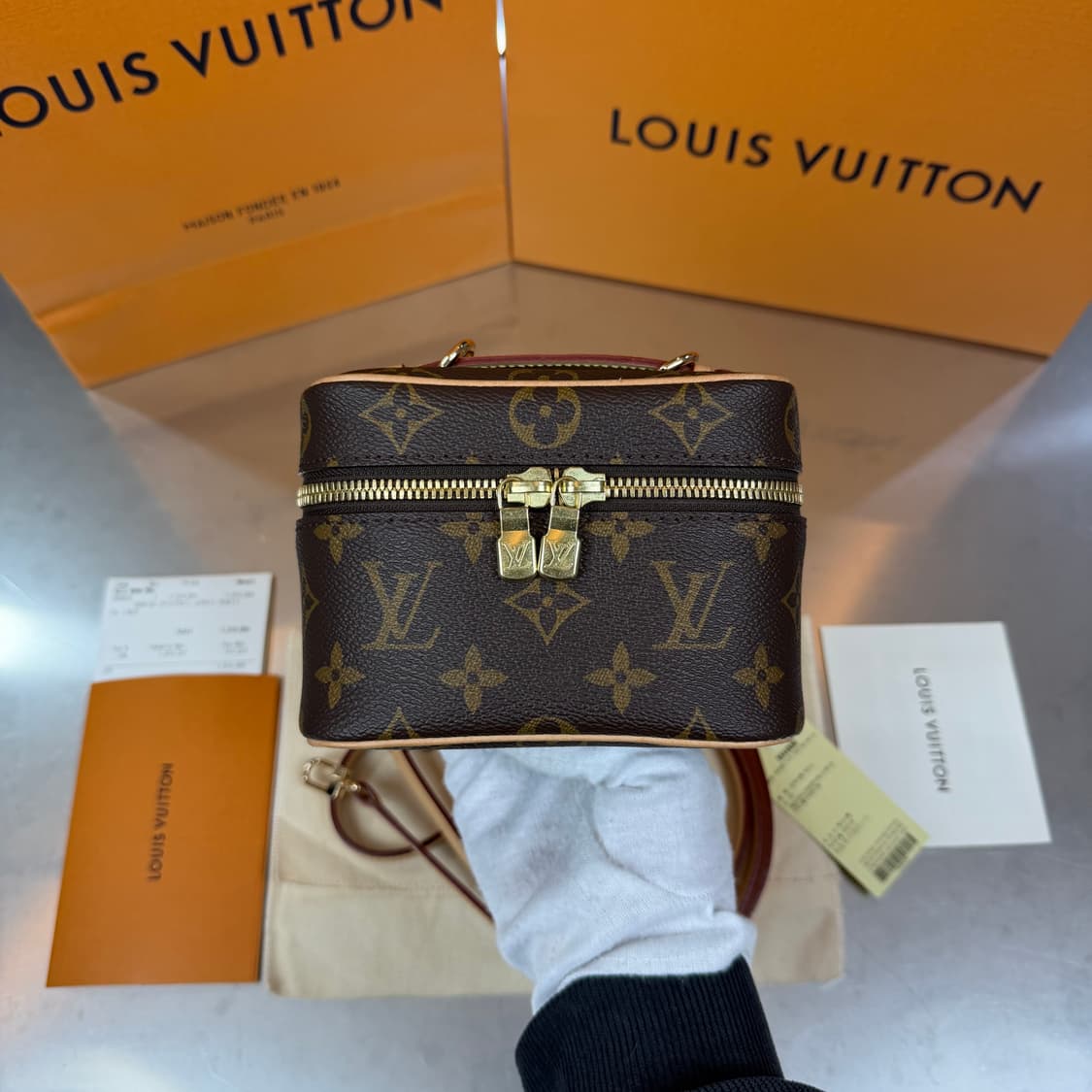 [리오브] 루이비통 모노그램 니스 나노 메이크업 베니티 토트백 상품이미지2