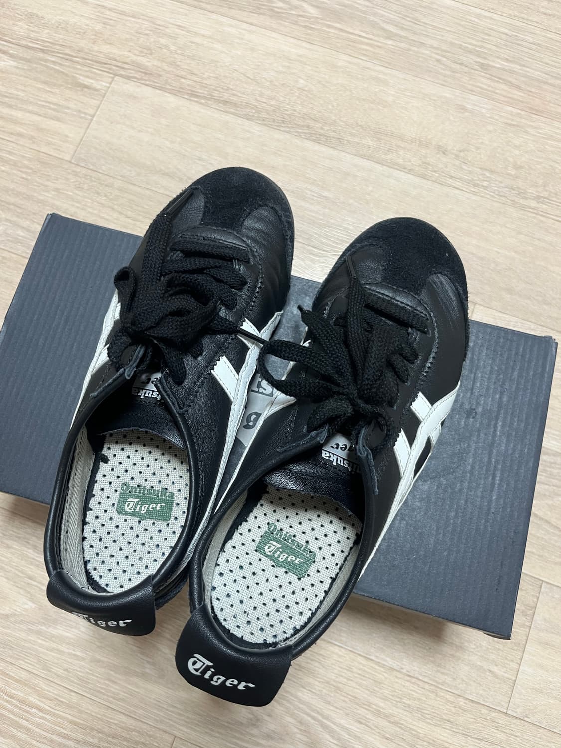 오니츠카 타이거 멕시코 66 블랙 225 상품이미지1