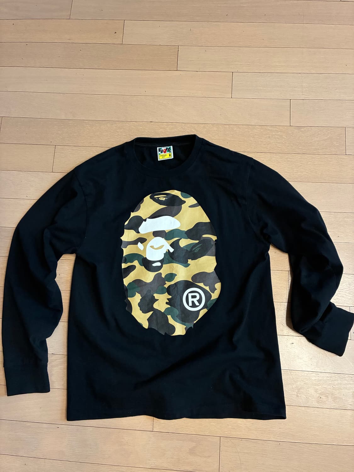 베이프 베이프 퍼스트 카모 빅 에이프 헤드 롱슬리브 티셔츠 블랙 옐로우 상품이미지2