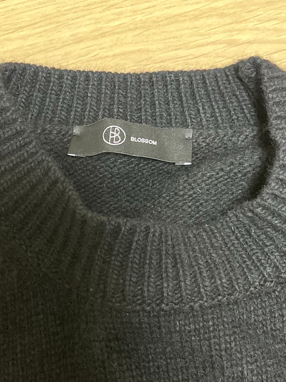 블러썸에이치컴퍼니 블랙 니트 상품이미지2