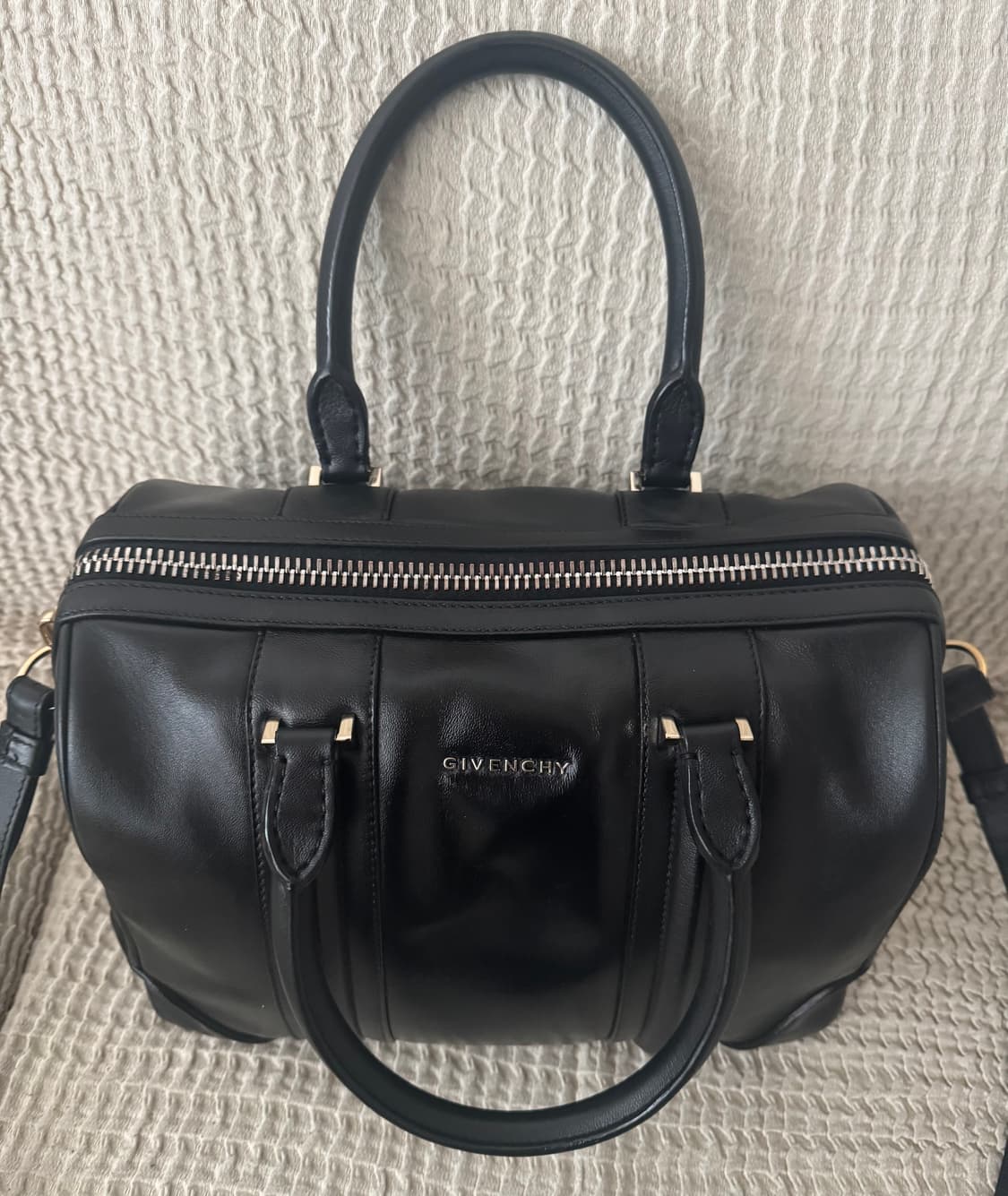 지방시 루크레지아 토트 숄더백 보스톤백 더플백 상품이미지3