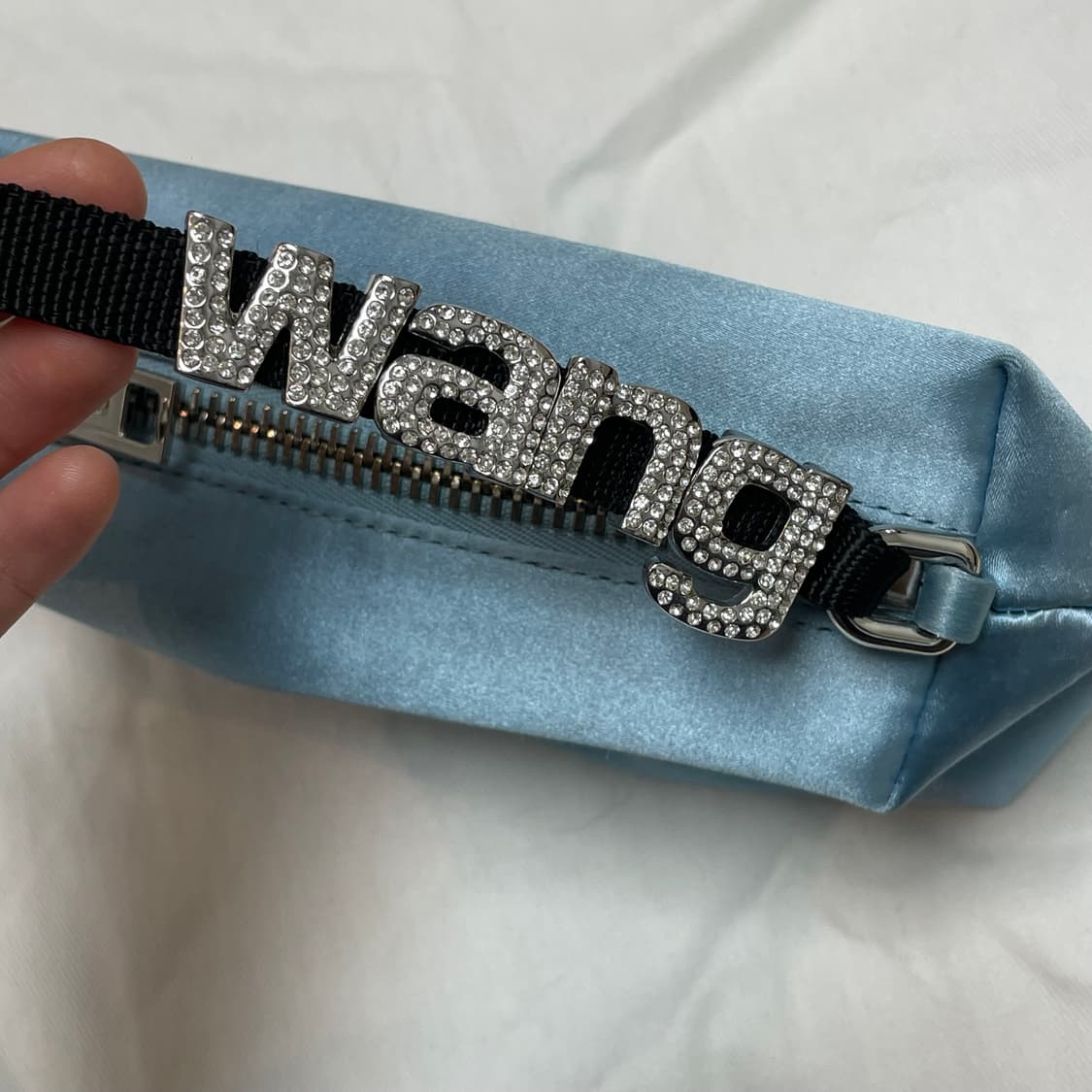 알렉산더왕 크리스탈 로고 새틴 미니백 상품이미지5