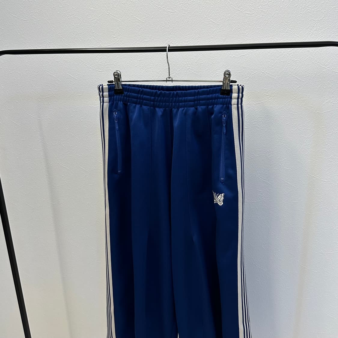 니들스 로얄블루 hd 트랙팬츠  상품이미지2
