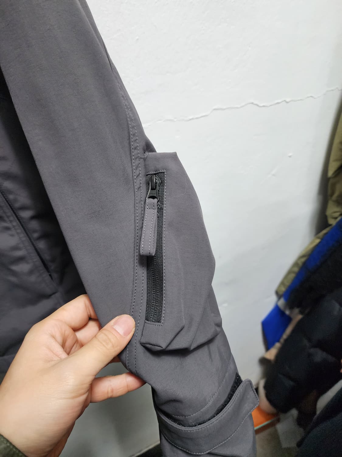 Running Cheetahs 유틸리티 YKK 멀티포켓 바람막이  상품이미지4