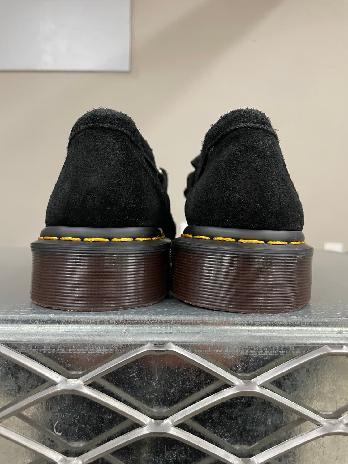 닥터마틴 아드리안 스내플 스웨이드 로퍼 uk8 상품이미지3