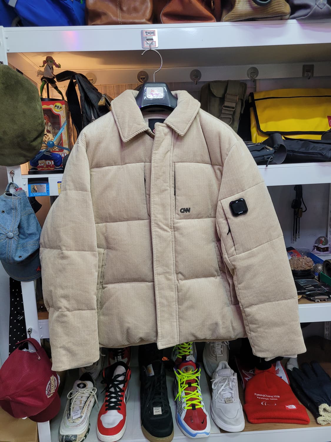 CNN 씨앤엔 아이보리 색상 코듀로이 패딩 점퍼 상품이미지1