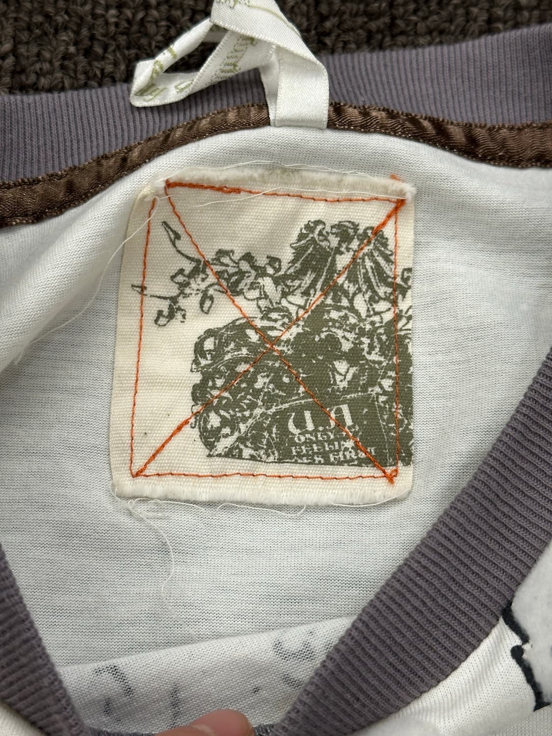 M)Japanese vintage 플록 프린팅 디테일 링거 반팔티 상품이미지3