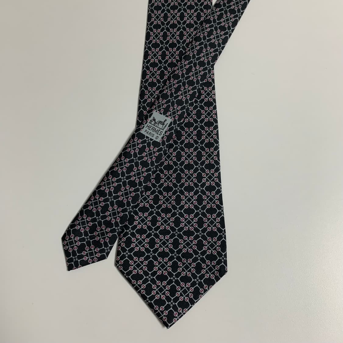 에르메스(HERMES) 블랙컬러 기하학적패턴 명품넥타이 최상급 A+ 상품이미지3