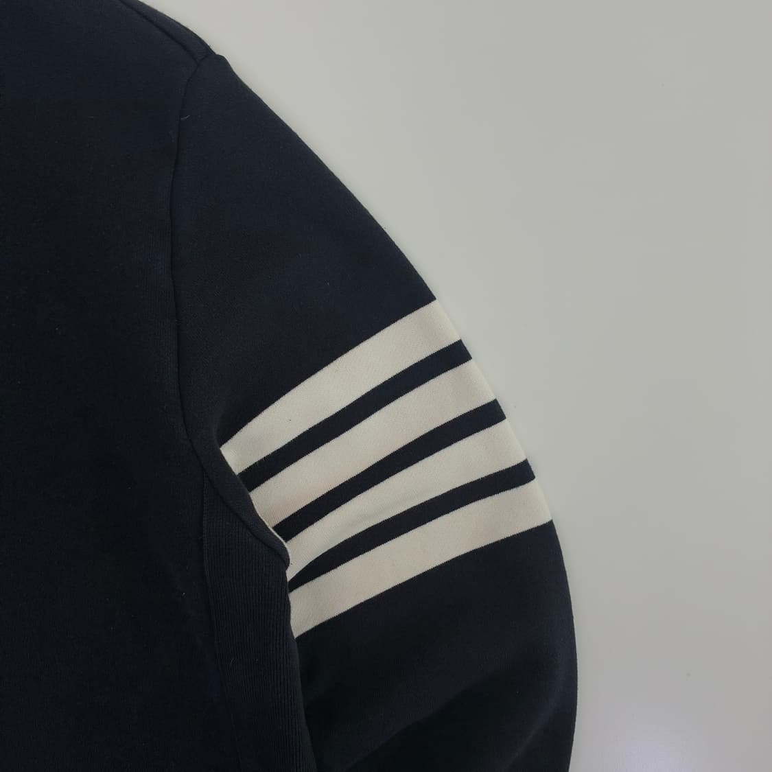 Thom Browne 톰브라운 사선 완장 맨투맨 상품이미지4