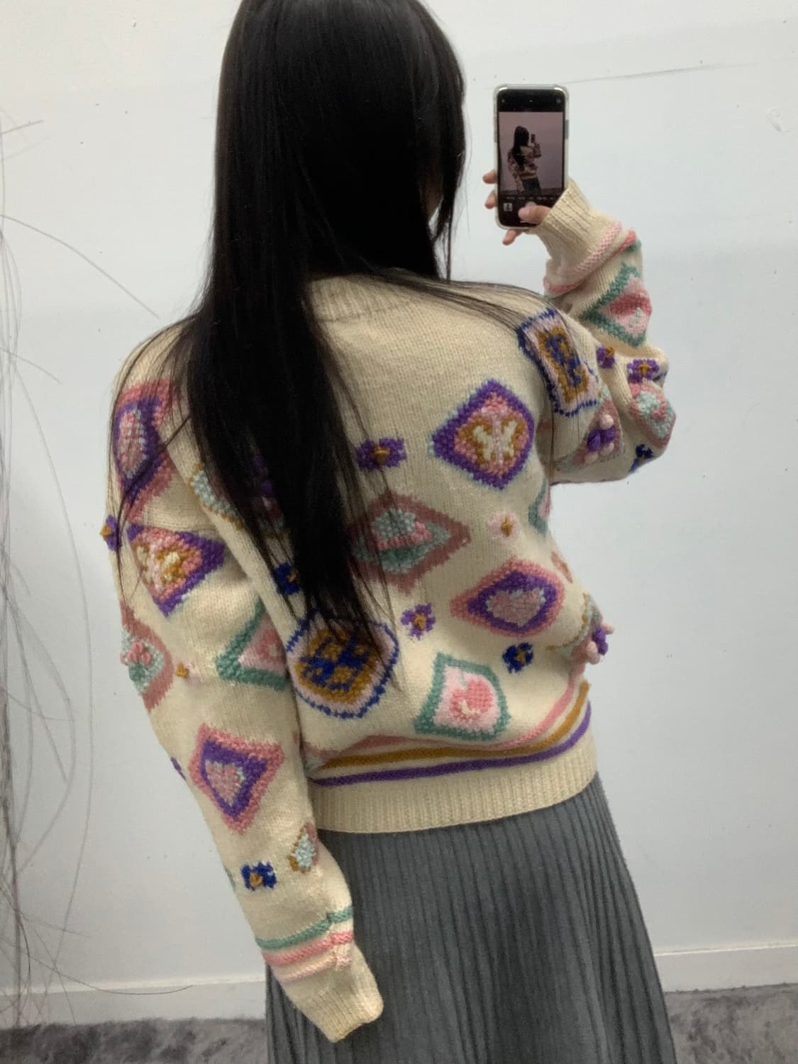 아이보리 패턴 폼폼이 니트 상품이미지3