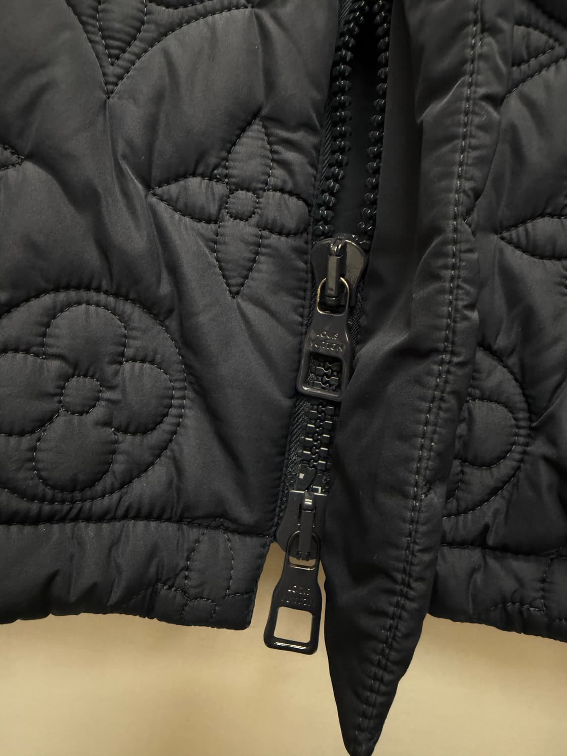 루이비통 모노그램 패딩 블루종 (105)  상품이미지5