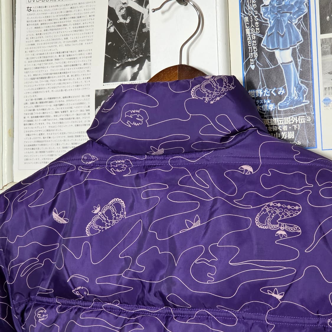 아디다스 키치 카모 왕관 패턴 퍼플 패딩 상품이미지6