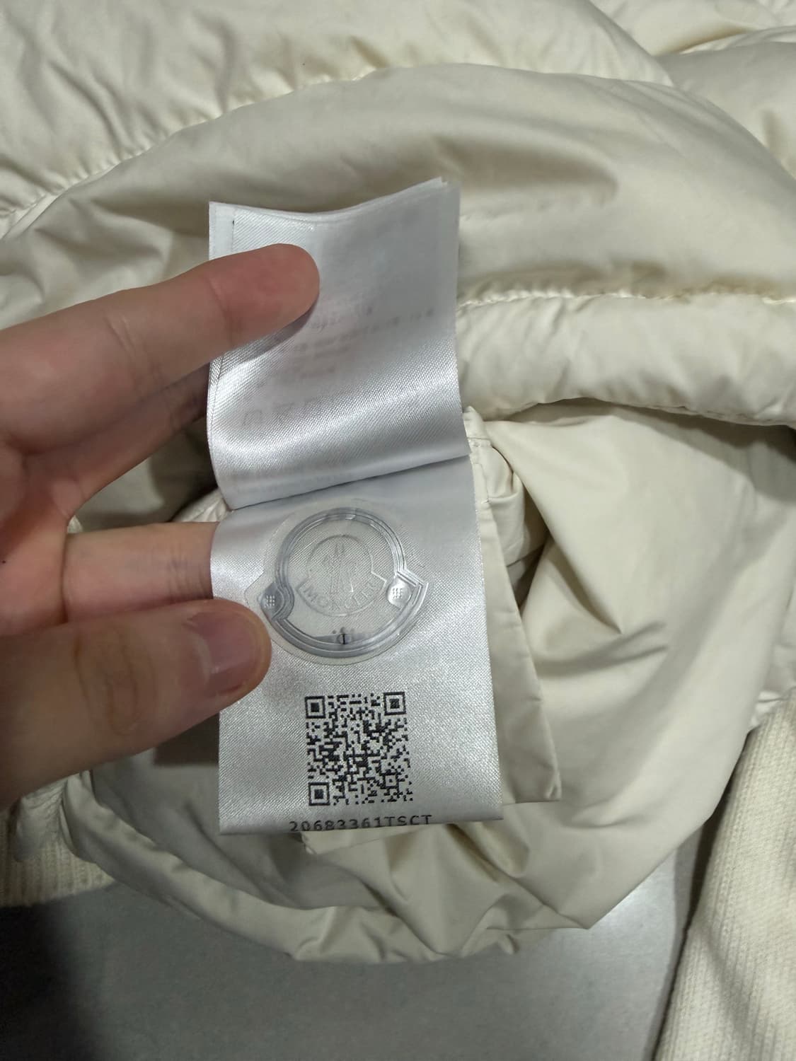 [당일출고,XL] 24FW 몽클레어 화이트 니트패딩 상품이미지6