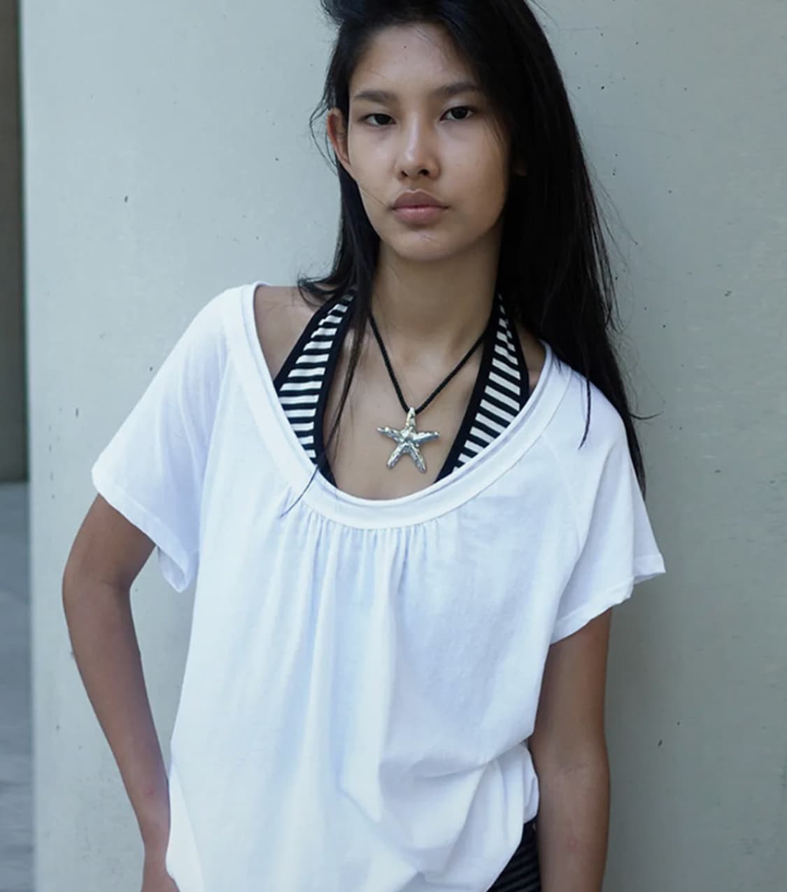 세릭 ROUND DRAWSTRING HEM TOP 상품이미지1
