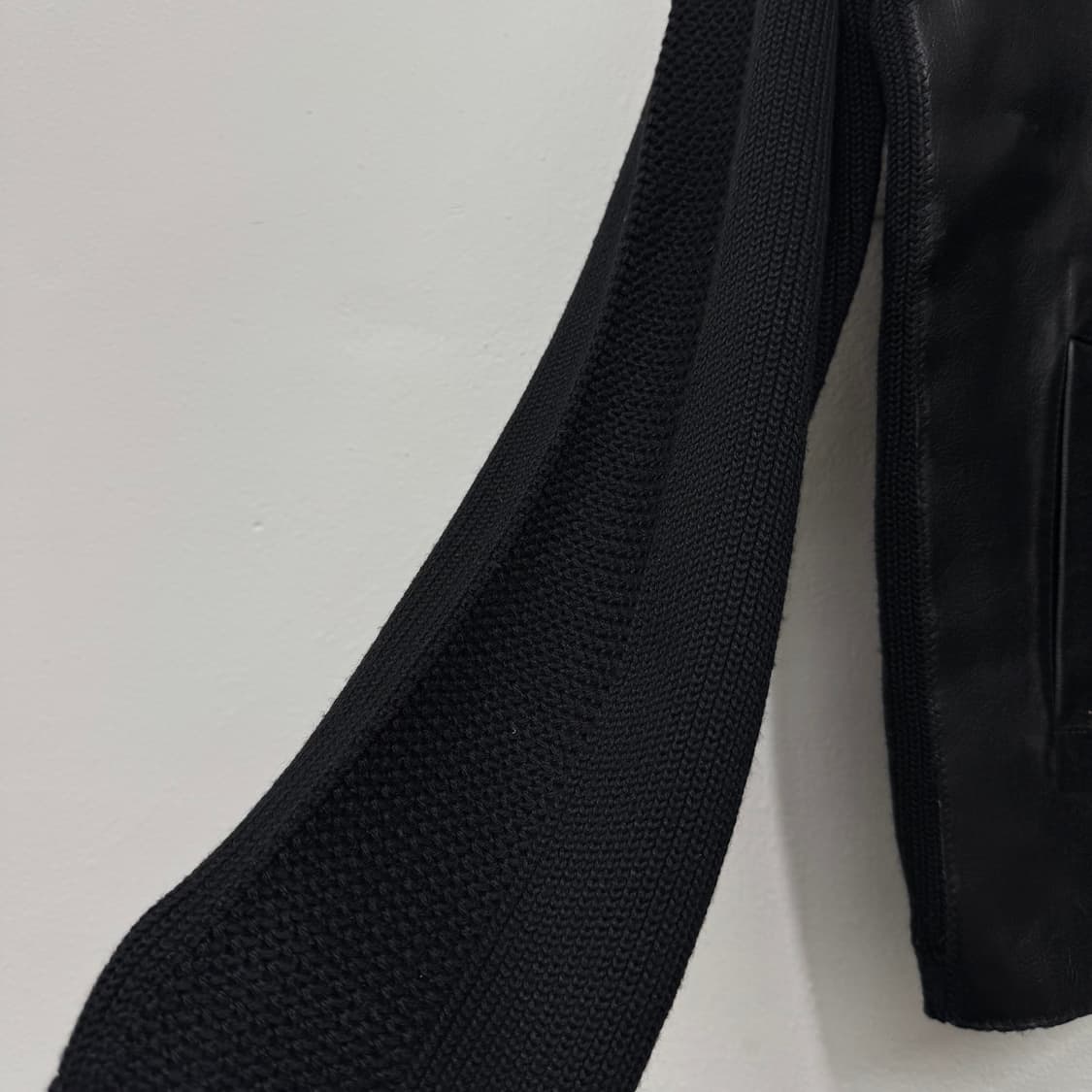 90s 엠포리오 아르마니 pvc 레더 니트 집업 상품이미지4