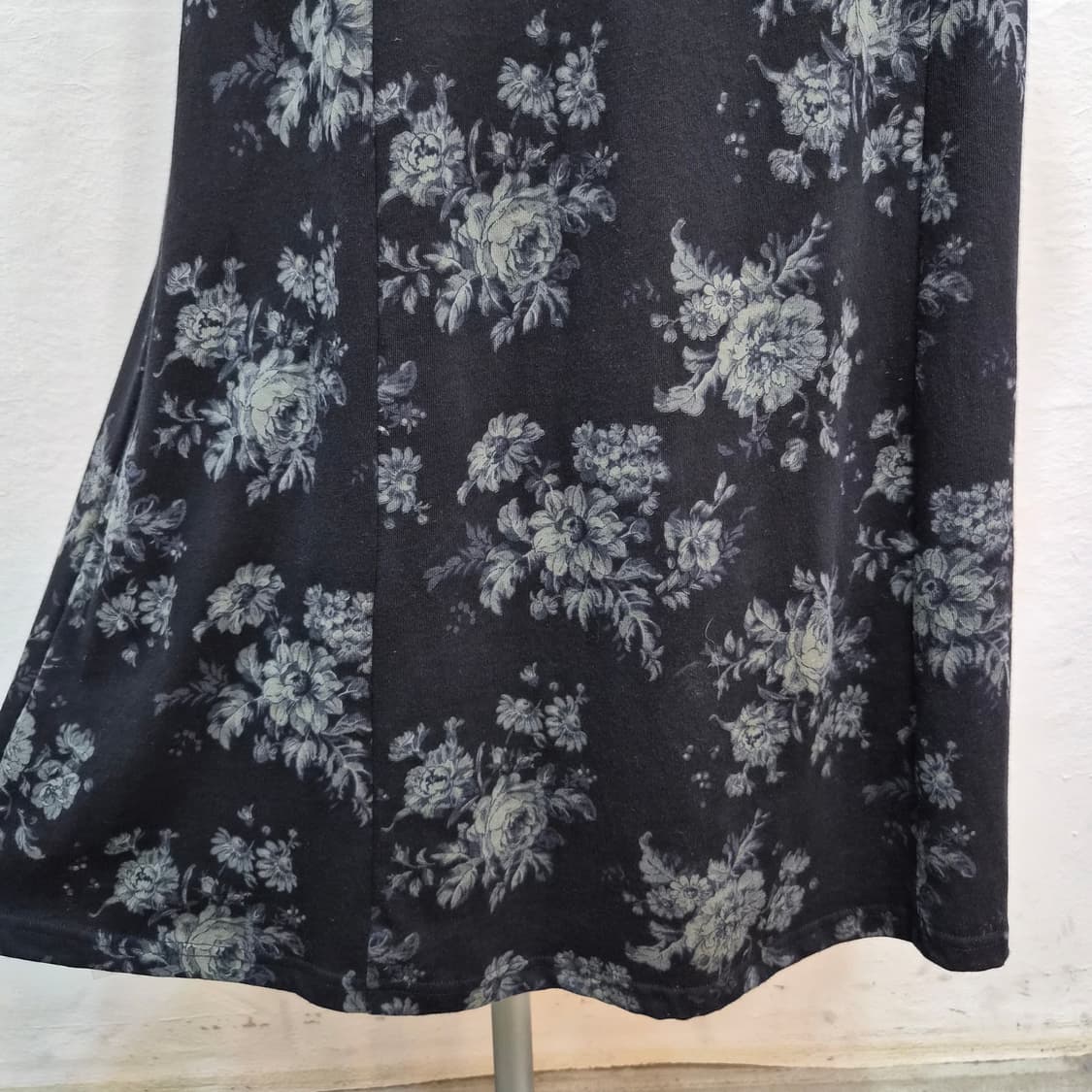 LAURA ASHLEY 딥차콜 플로럴 롱드레스 상품이미지7