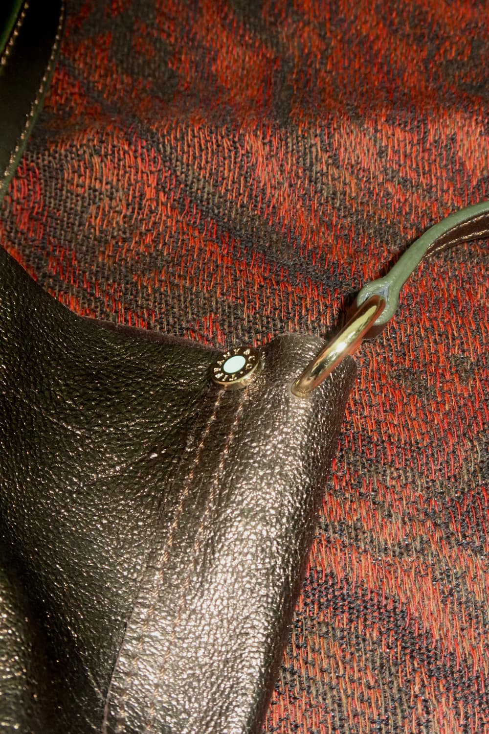 티파니앤코 메탈릭 브론즈 토트백 made in Italy 상품이미지4