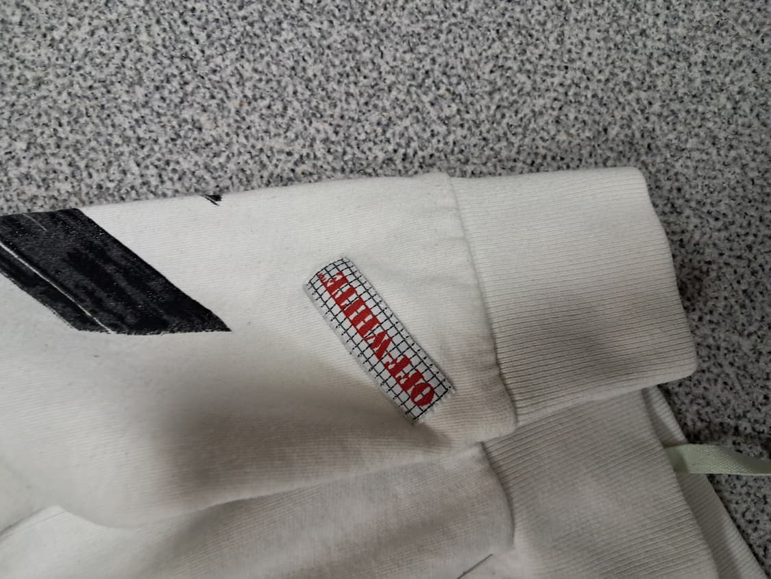 오프화이트  후드집업 상품이미지3