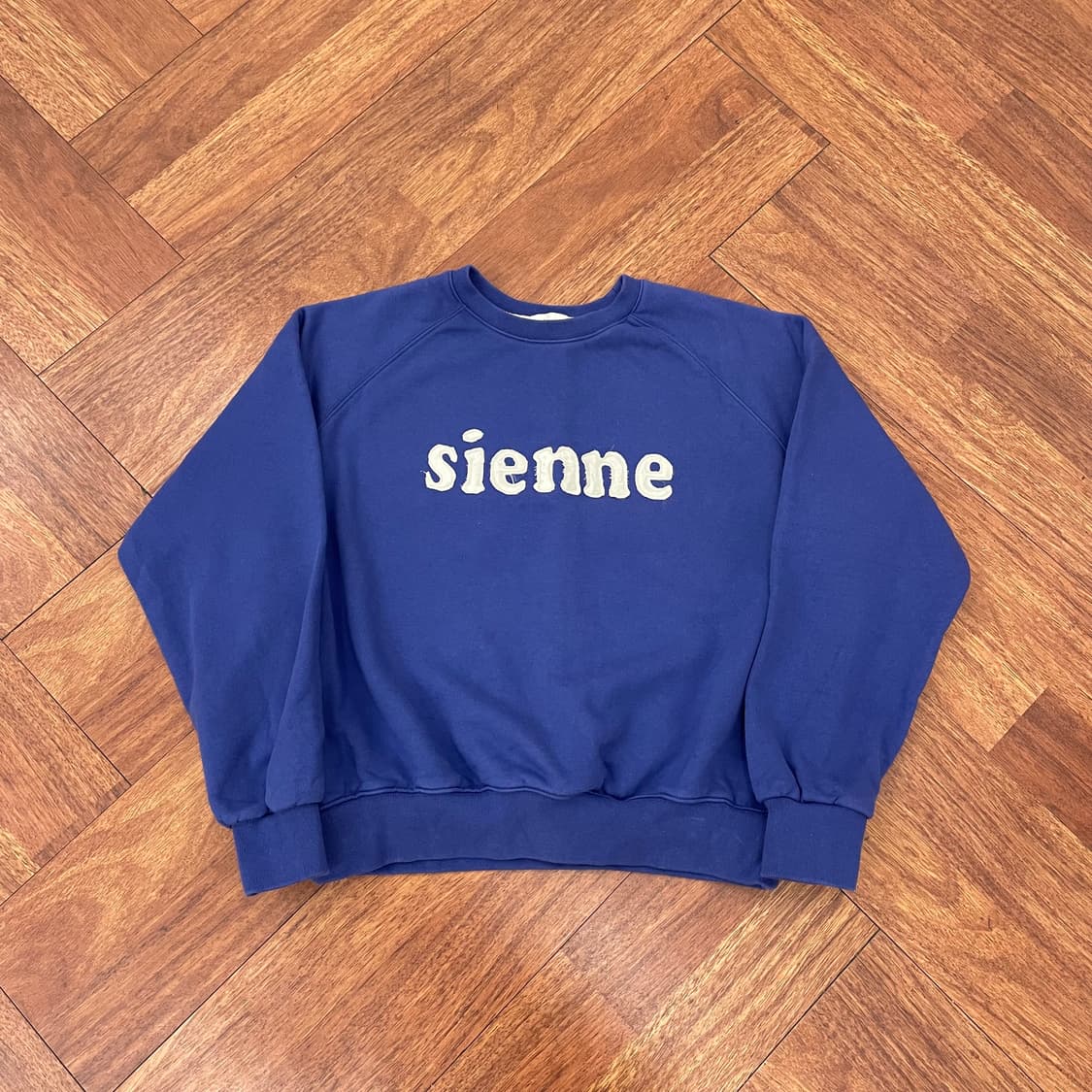 씨엔느 맨투맨 상품이미지2