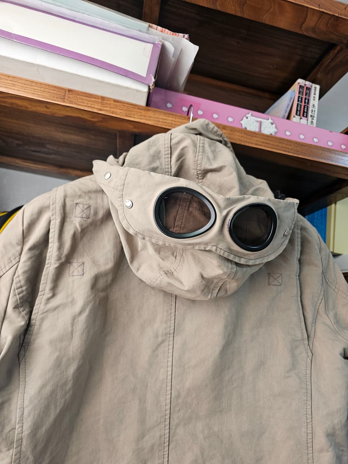 정품 씨피 CP컴퍼니 고글 자켓 베이지 팔아요 95 100 상품이미지3
