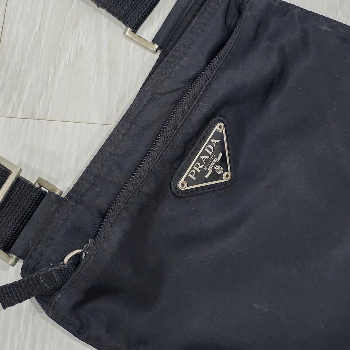 프라다 테수토 나일론 플랫 미니 크로스백 숄더백 상품이미지7