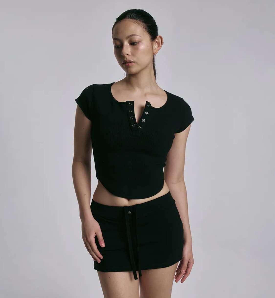 플리즈노팔로우 제니 스냅 탑 블랙 상품이미지1