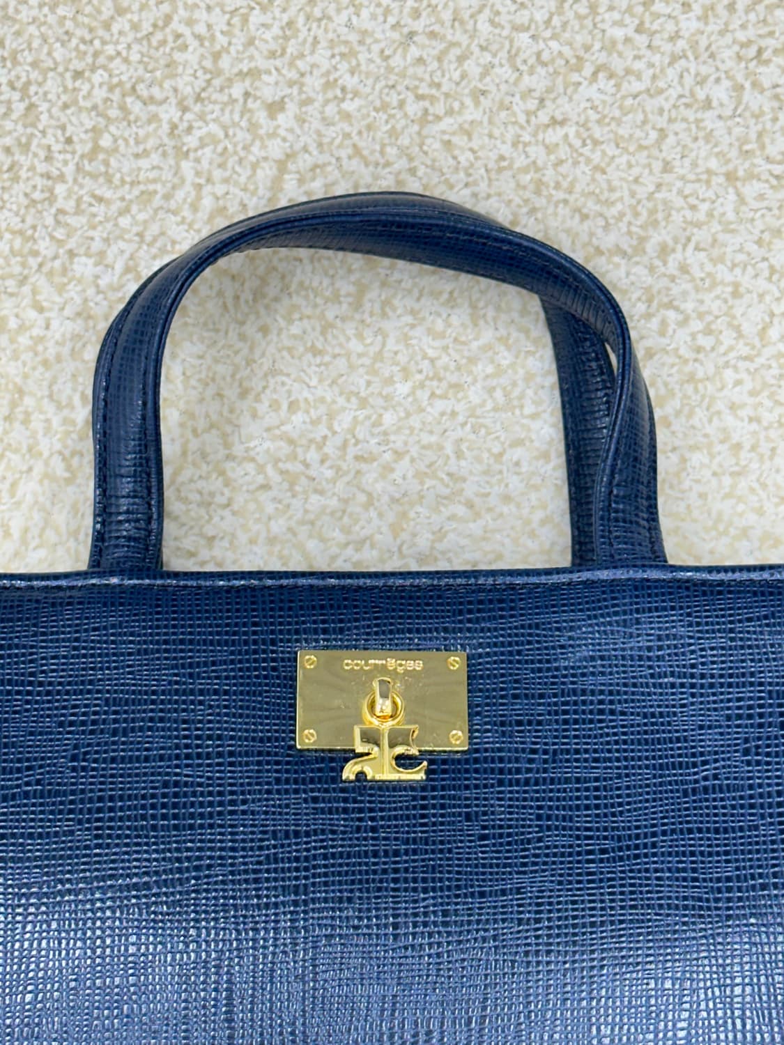 꾸레쥬 네이비 사피아노 핸드백 상품이미지5