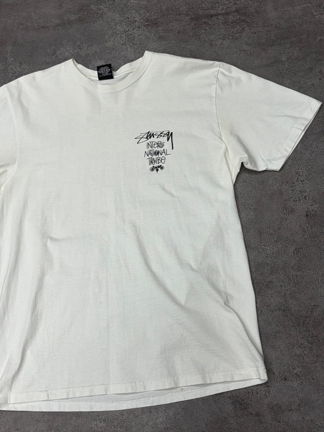 스투시 인터내셔널 화이트 반팔 티셔츠 상품이미지4