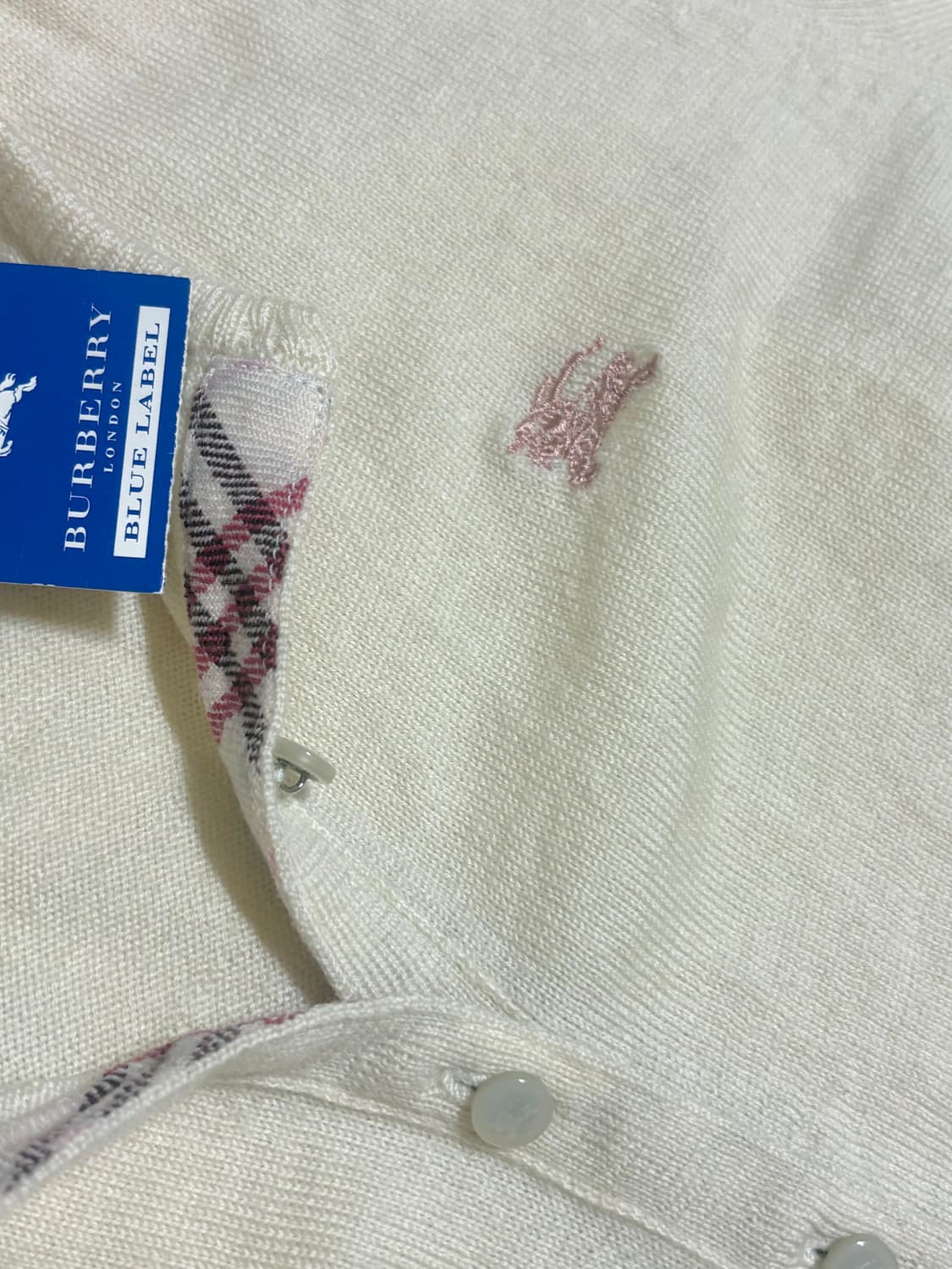 버버리 블루라벨 기마로고 노바체크 로즈골드 크림 니트 가디건 38사이즈 상품이미지2