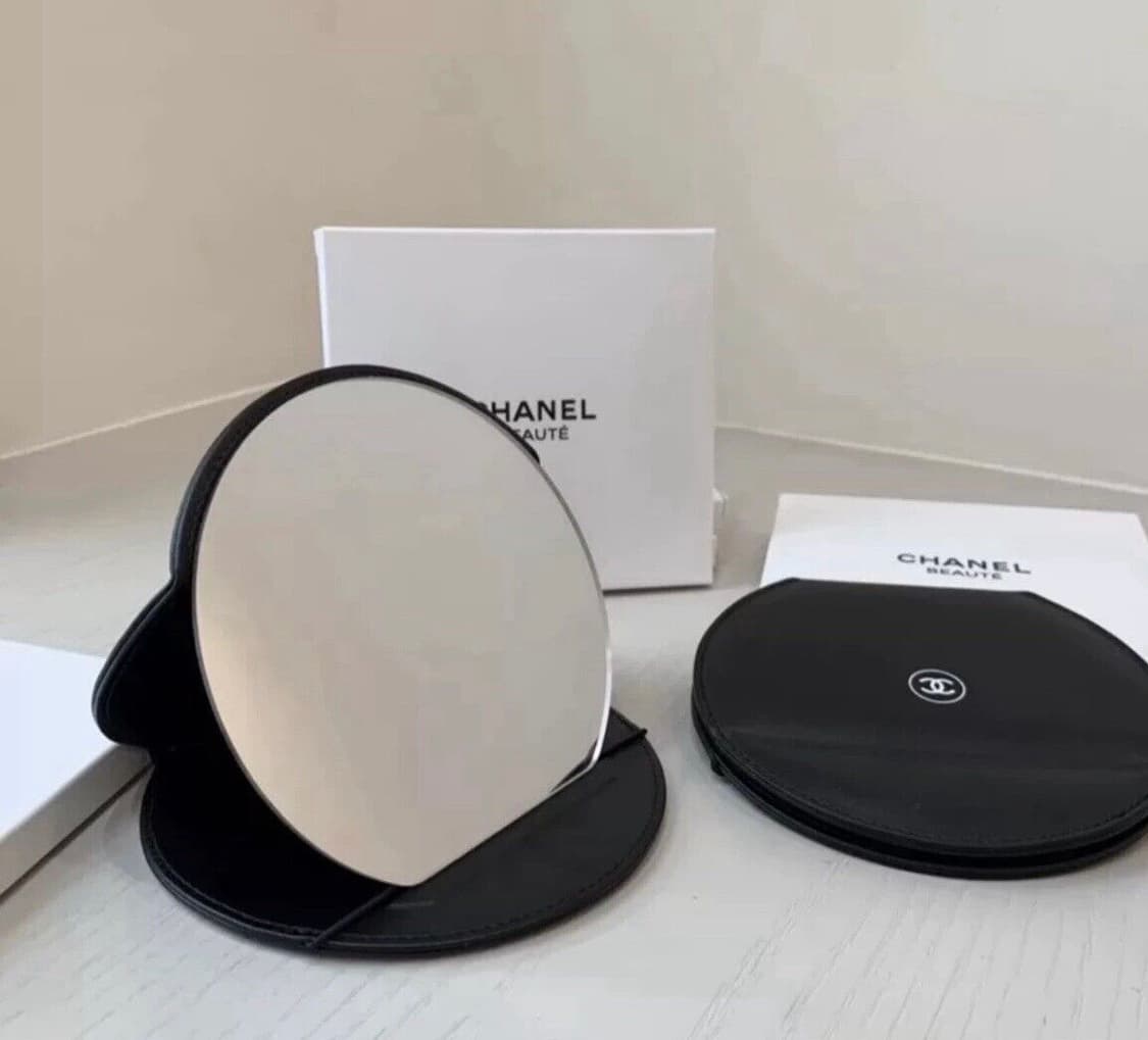 샤넬 뷰티 접이식 미니 탁상 거울  상품이미지1