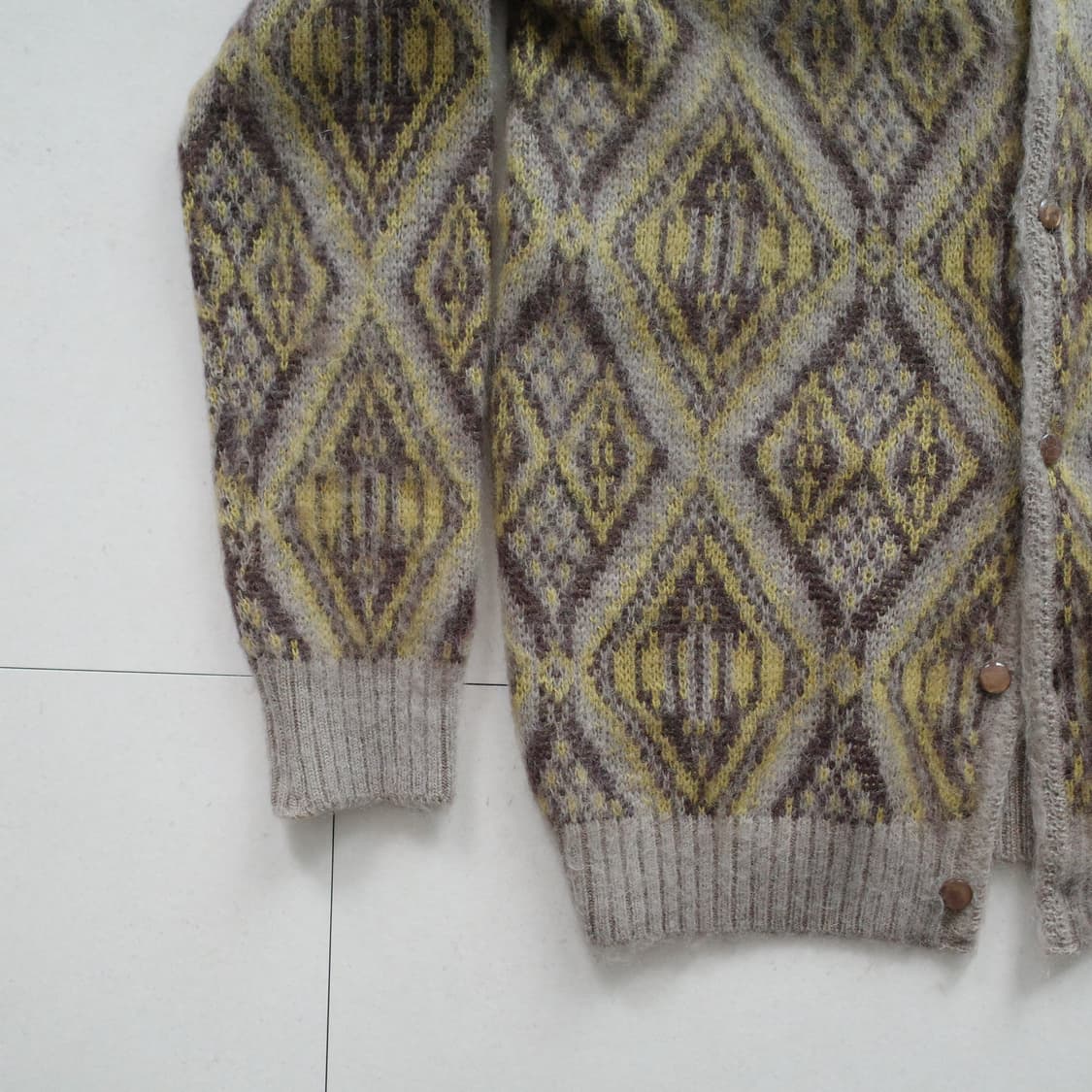 니들스 모헤어 가디건 다이아몬드 베이지 M 상품이미지3