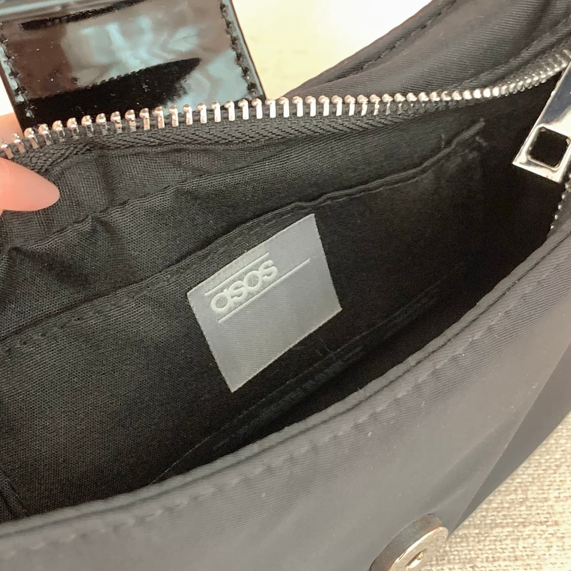 영국 빈지티백 asos 버클 페이던트 숄더백 가방 블랙 90s y2k 상품이미지6