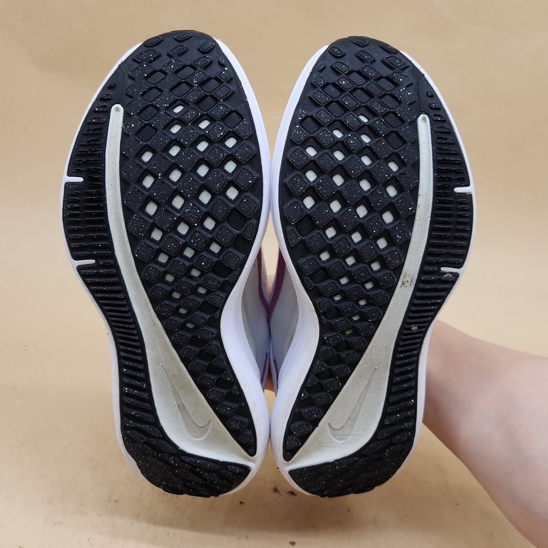 나이키 에어윈플로10 여성런닝화235 상품이미지3