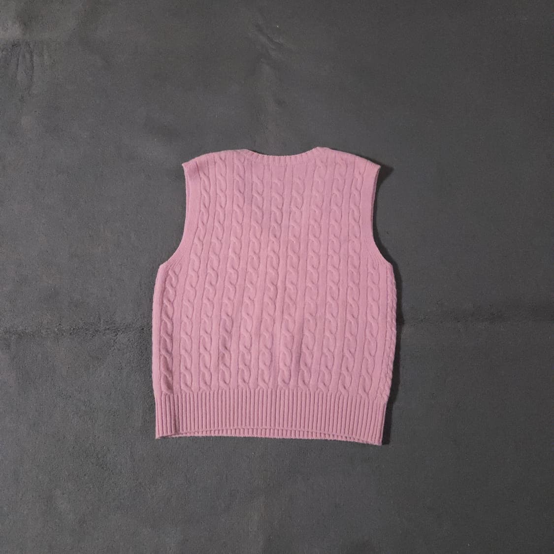 더바넷 핑크 포니 케이블 니트 베스트 상품이미지4