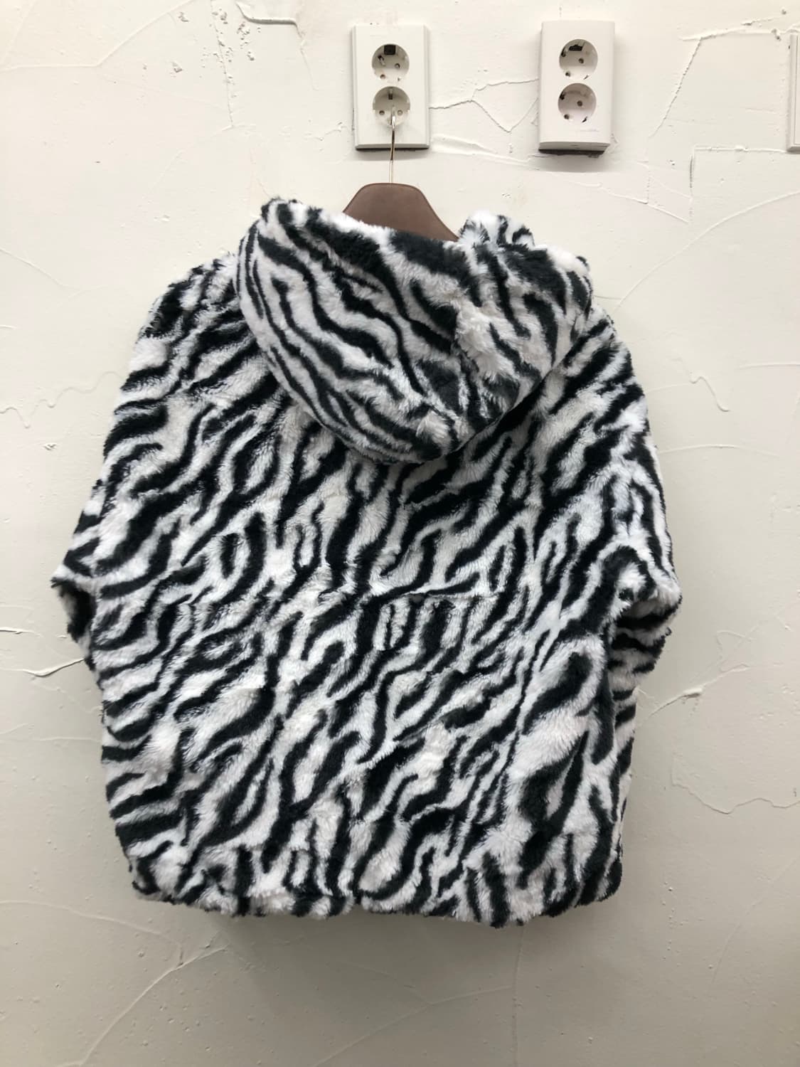 colza 지브라 후드 패이크 퍼 자켓 상품이미지2