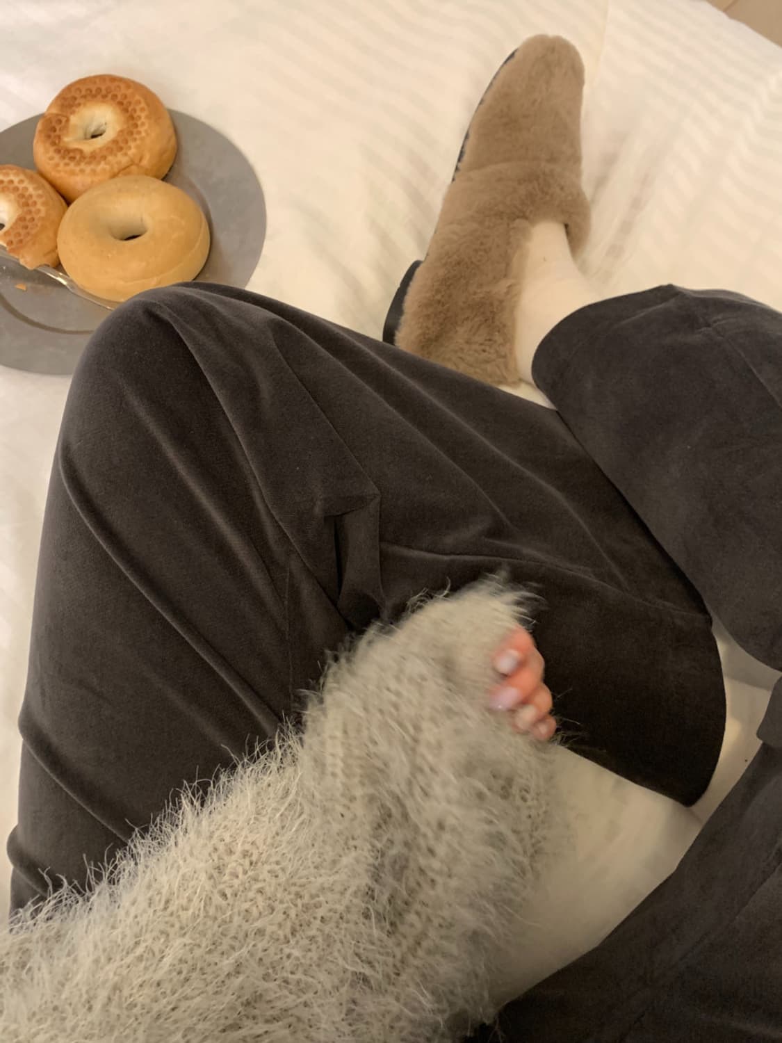 [새상품] 민트그레이 브이넥 니트 상품이미지5