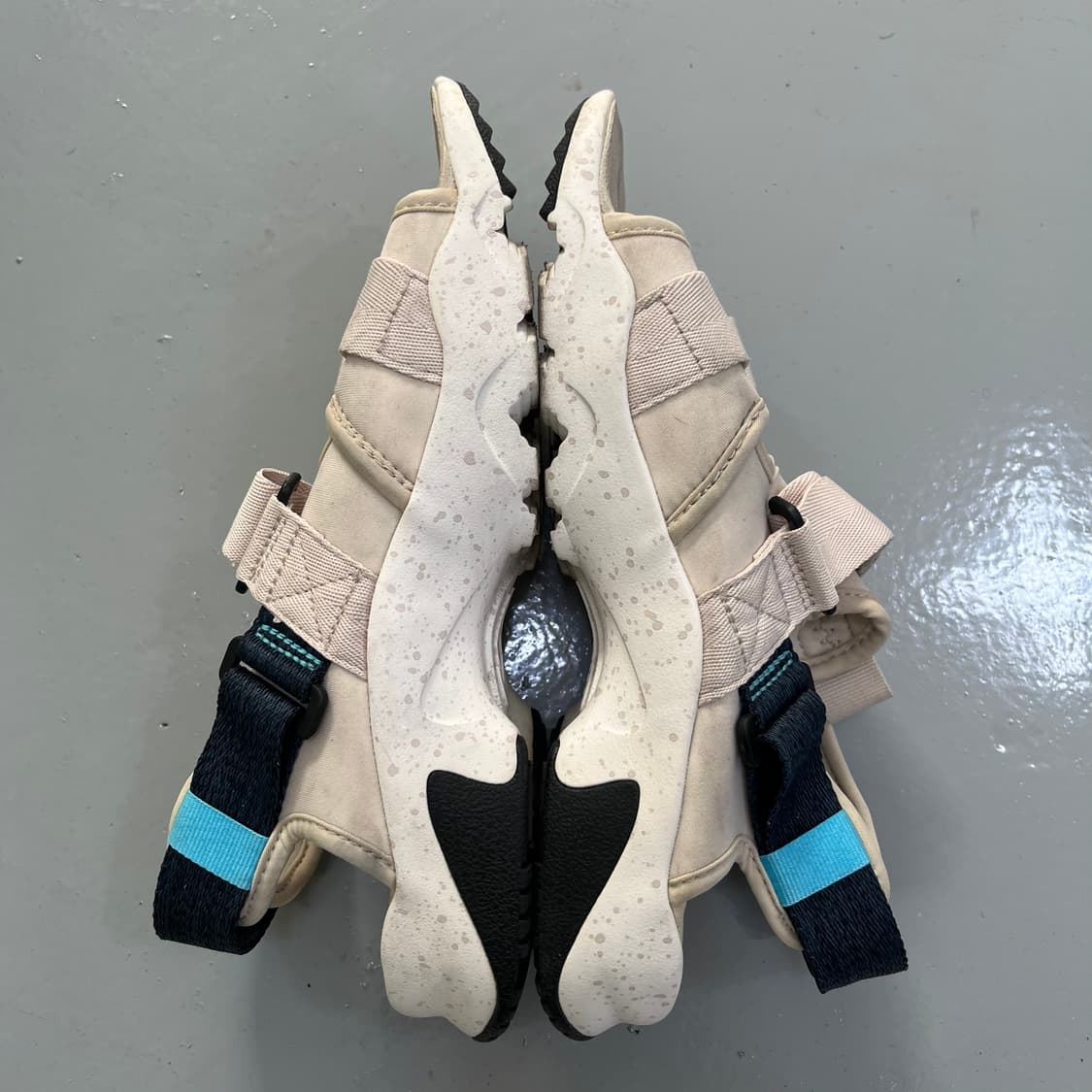 250 나이키 여성 캐년 샌들 0304M 상품이미지5