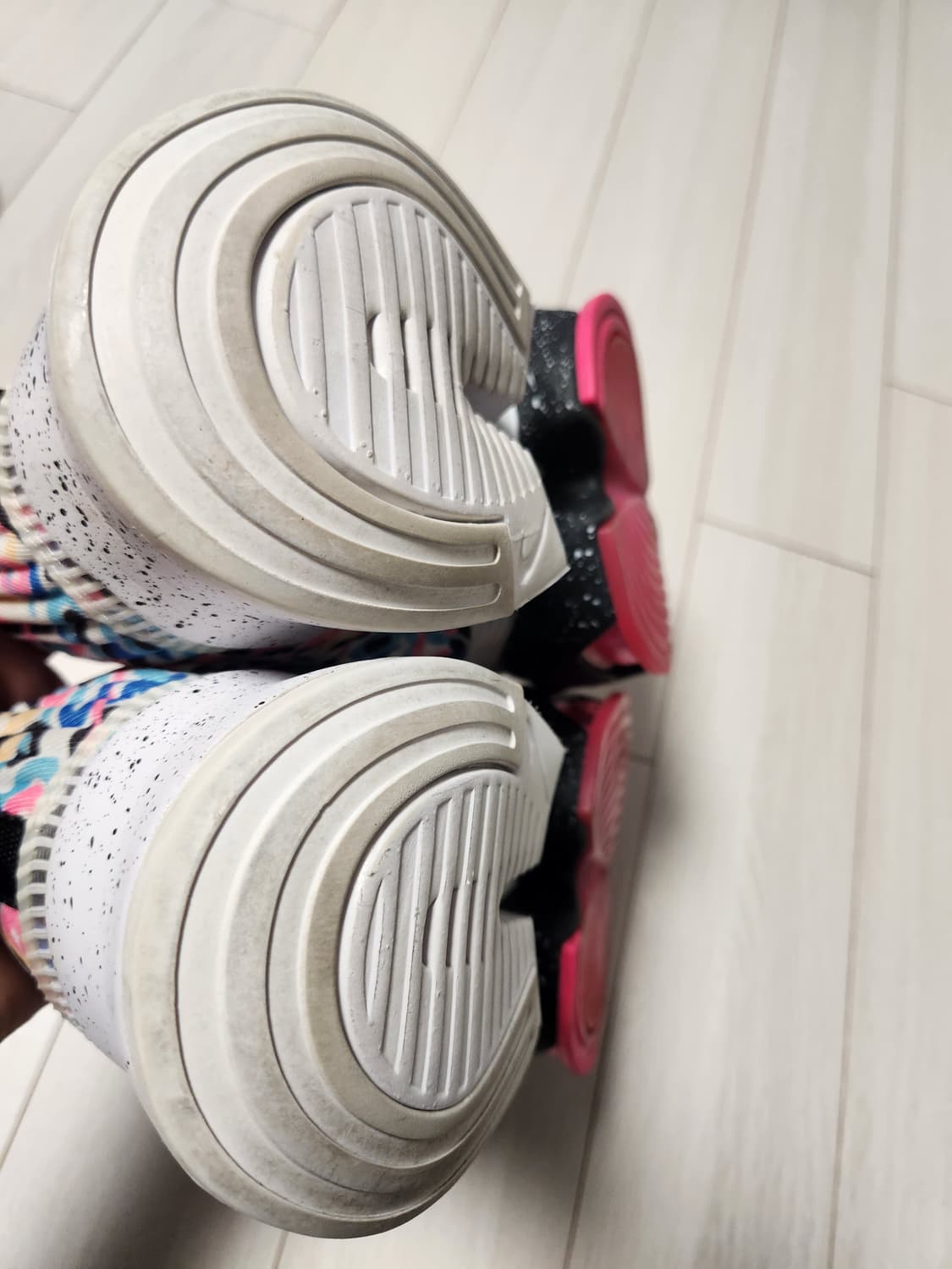 나이키 운동화  에어 줌 슈퍼렙 BQ7043-004 러닝화 사이즈240
 상품이미지8