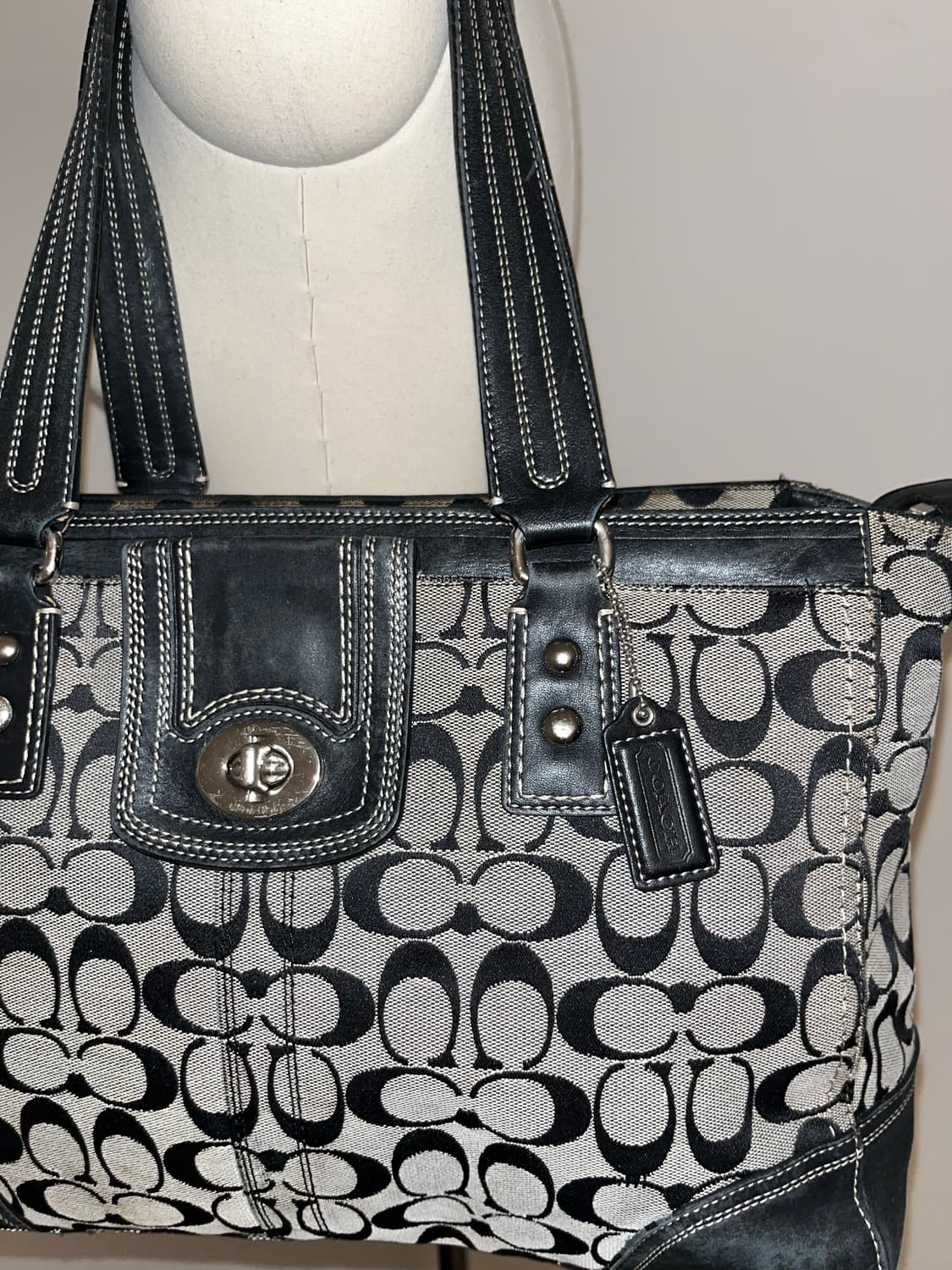 📦Coach Cookies&cream shoulder bag 상품이미지5