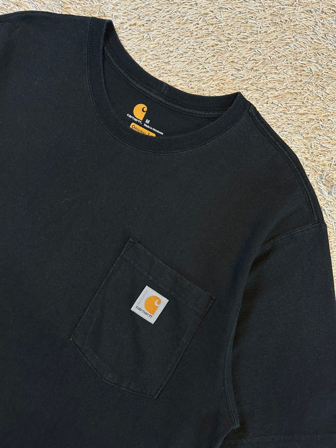 칼하트 CARHARTT 오리지널핏 포켓 반팔 티셔츠 블랙 상품이미지2
