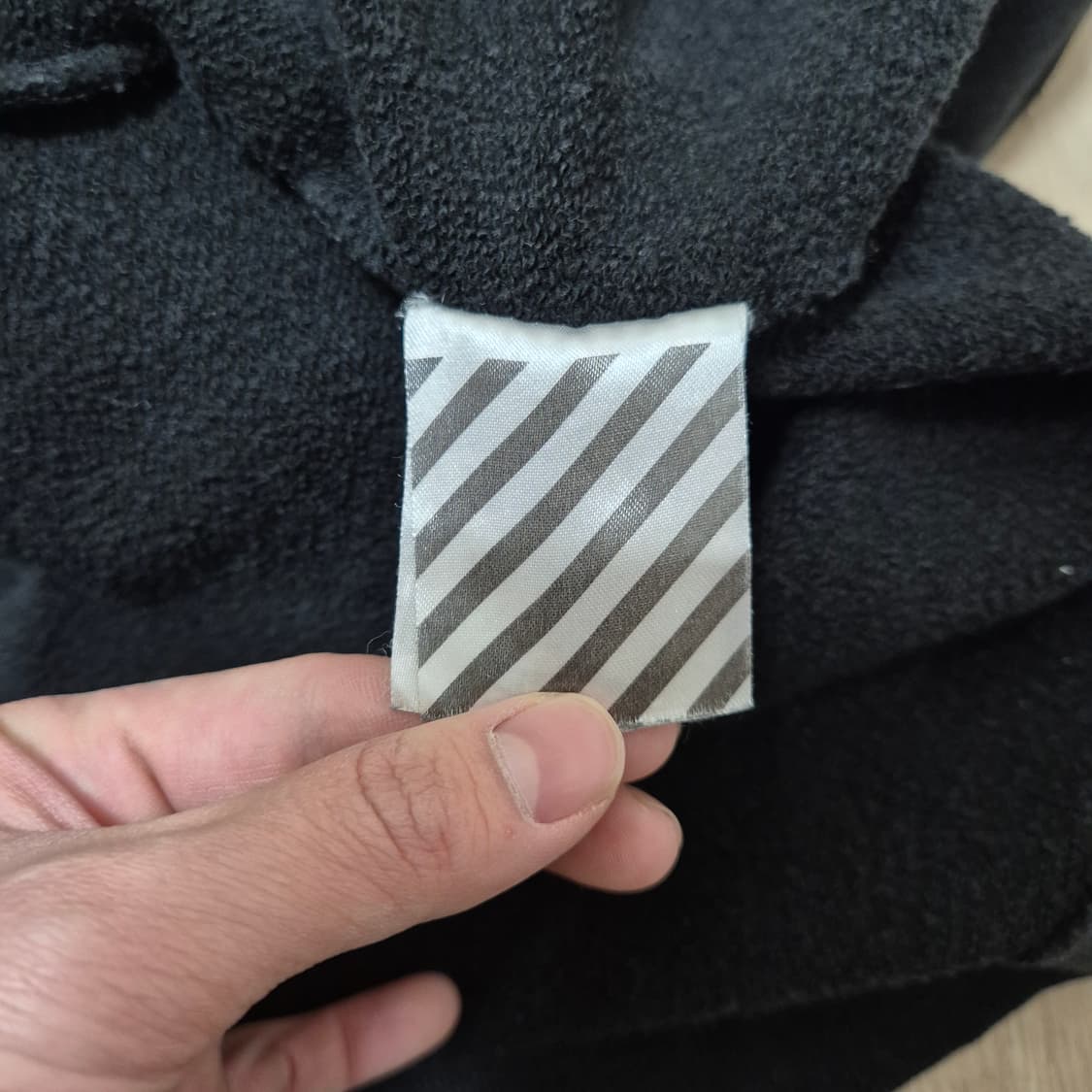 오프화이트 시그니처 디아그 애로우 패턴 프린팅 맨투맨 상품이미지7