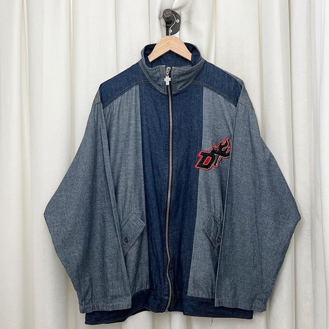 독타운 연중청 파이어 로고 패치 데님 집업 상품이미지1