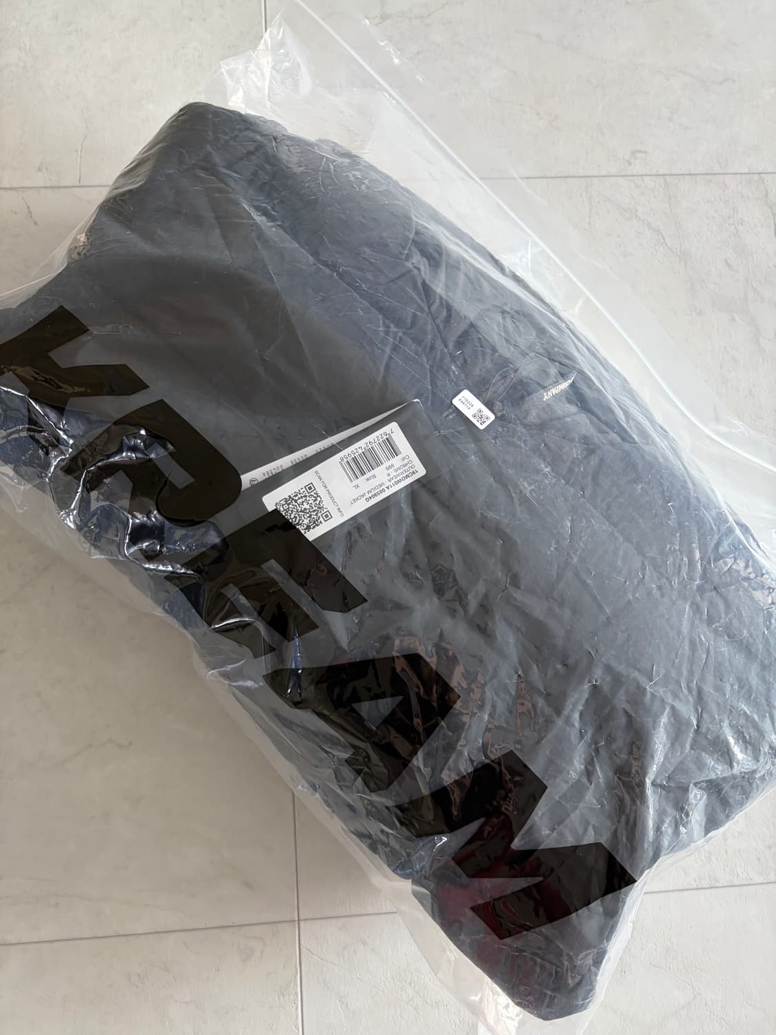 C.P. 컴퍼니 크롬-R 고글 다운 자켓 블랙 - 25FW 상품이미지3