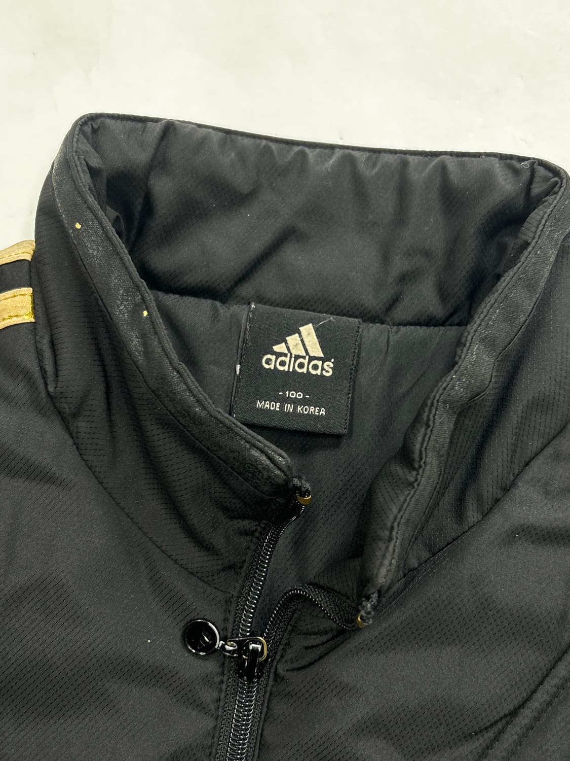 아디다스 블랙 골드 퀄팅 경량 자켓 L 상품이미지5