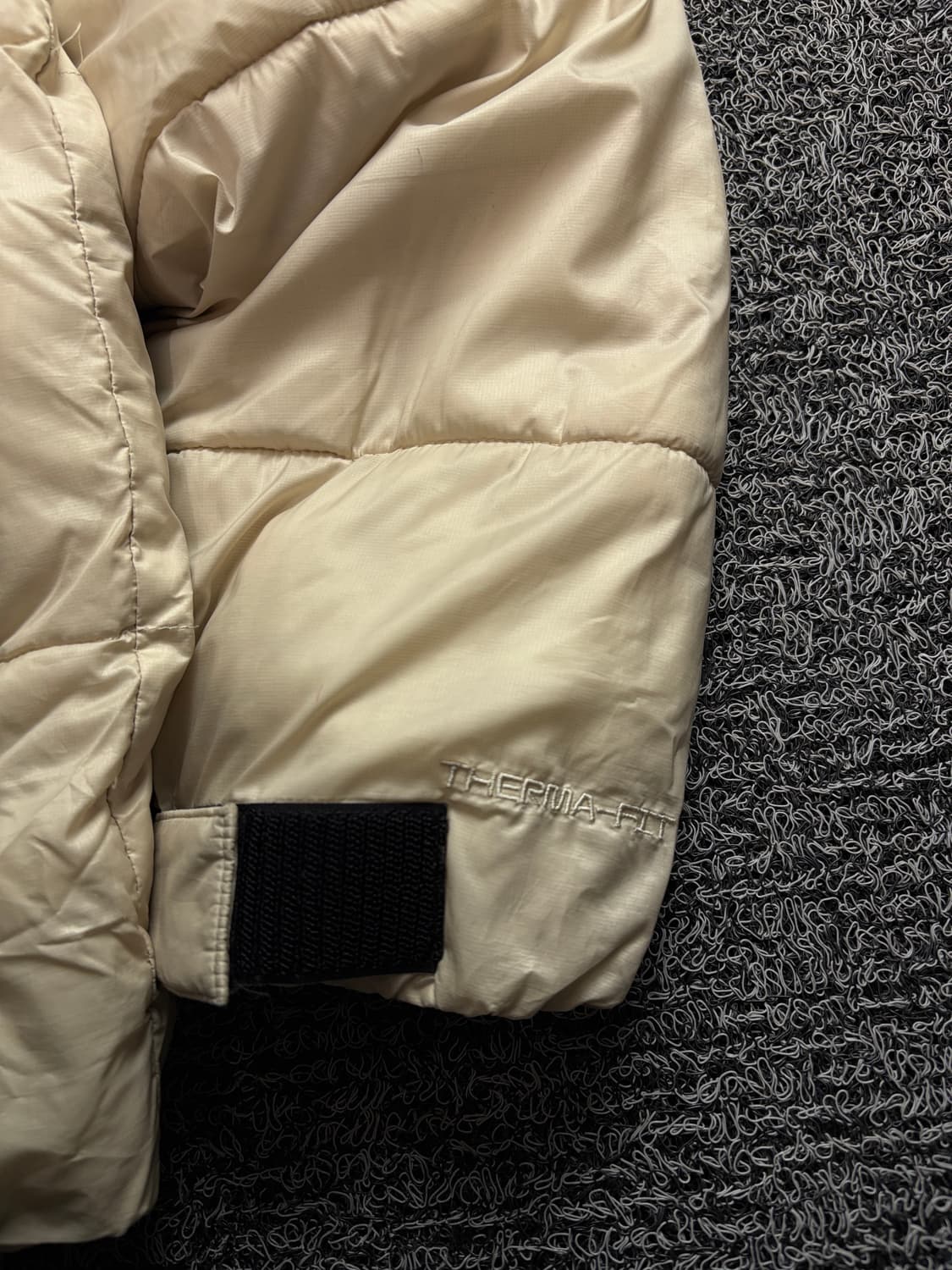 나이키 신형 써마핏 푸퍼 패딩 자켓 크림 1897 상품이미지5