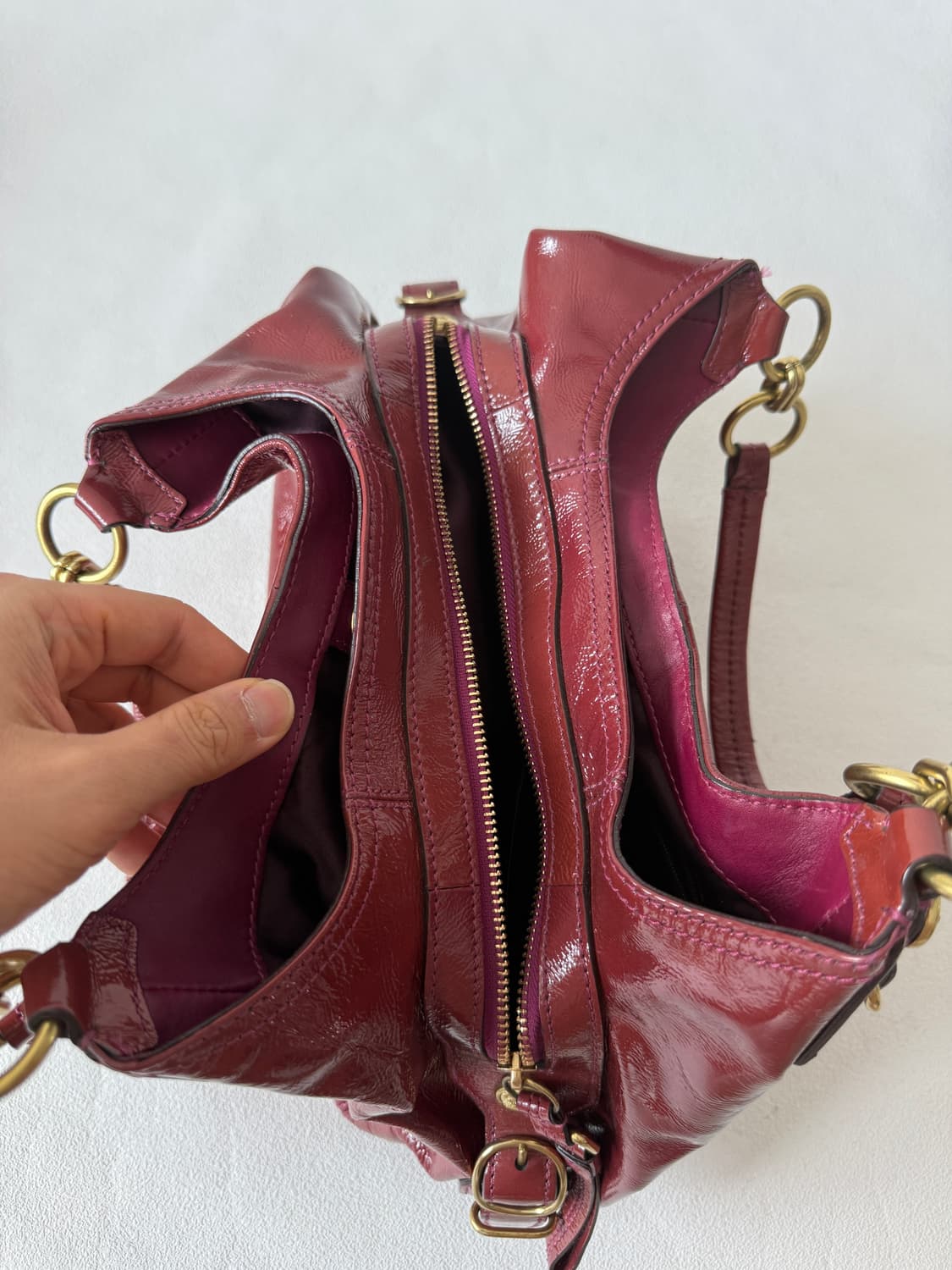 코치(COACH) 에나멜 레더 숄더백 상품이미지7