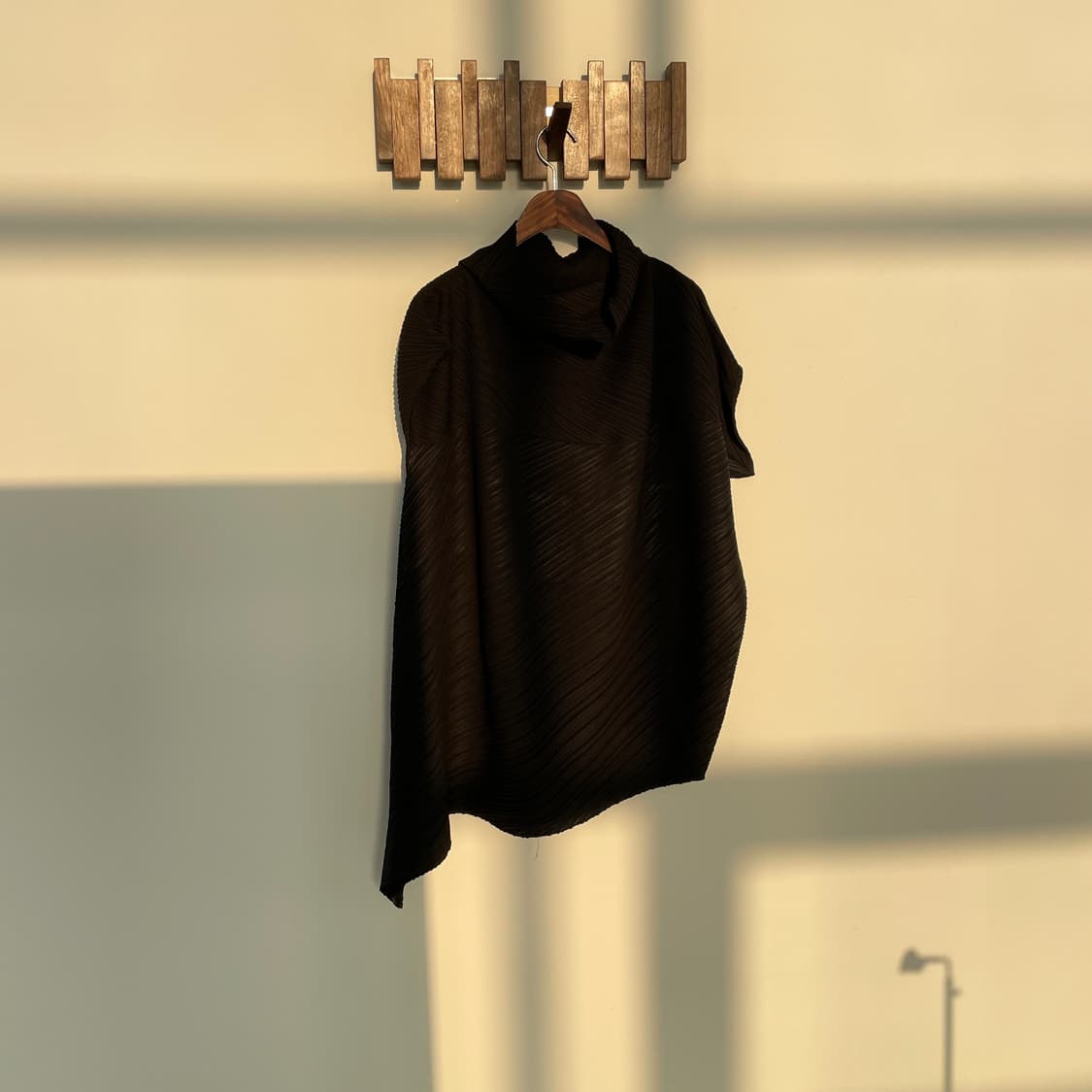 이세이 미야케 플리츠 FETE 라인 비대칭 탑 상품이미지1