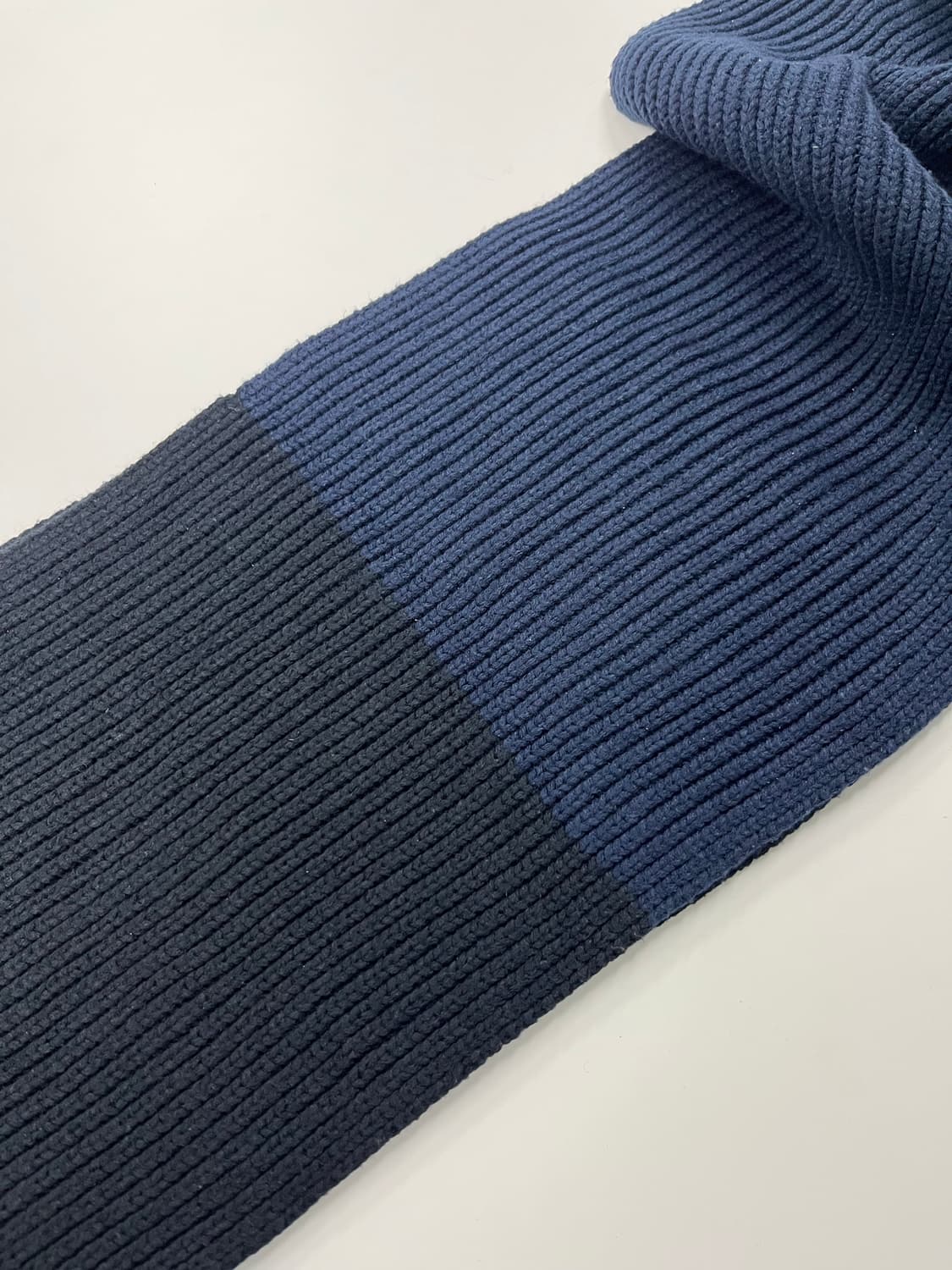 Uniqlo x kaws 머플러 상품이미지4