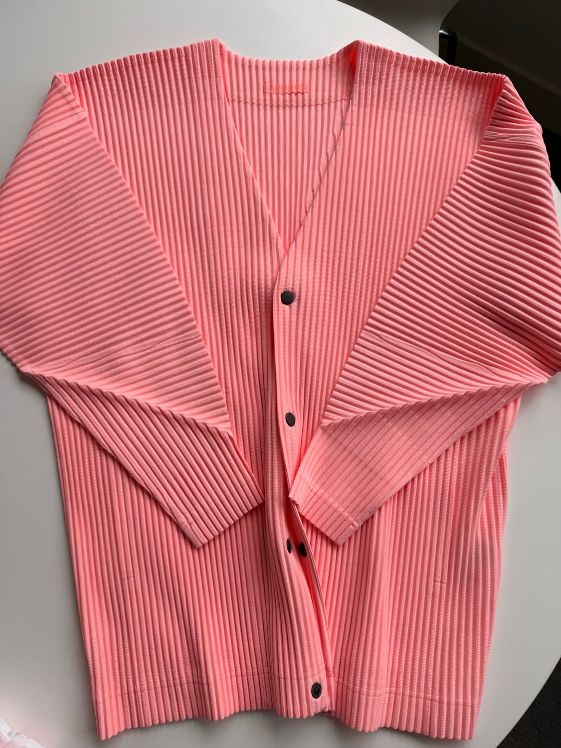 이세이미야케 옴므플리세 오버사이즈 브이넥 가디건 라이트 핑크 상품이미지1