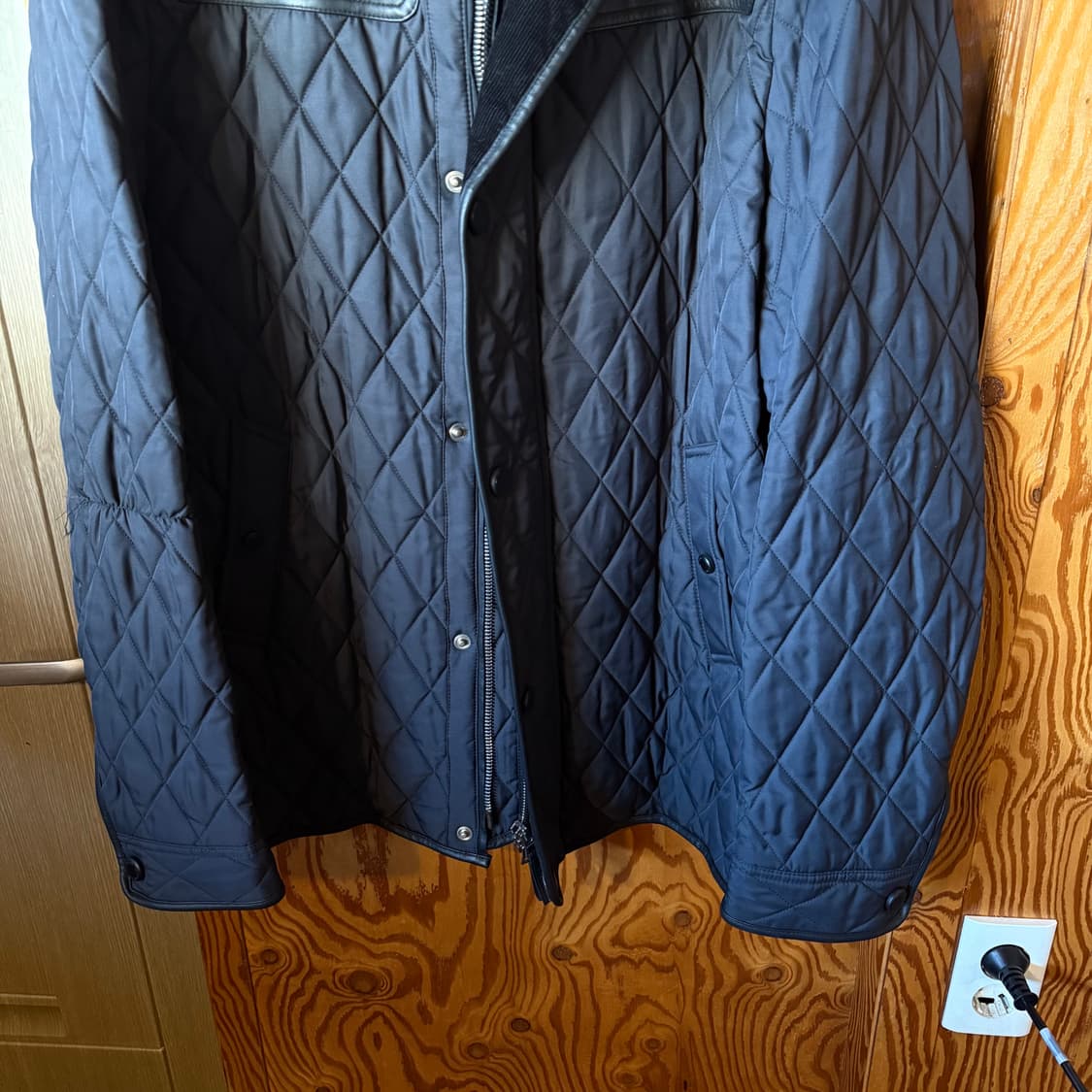 버버리 리건 퀼팅 자켓 판매 합니다. 상품이미지5